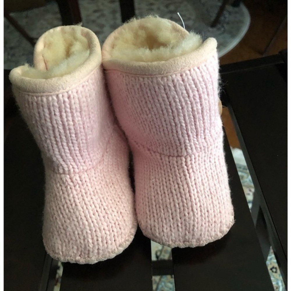 309 Uggs Pink Knit Bootie Preowned